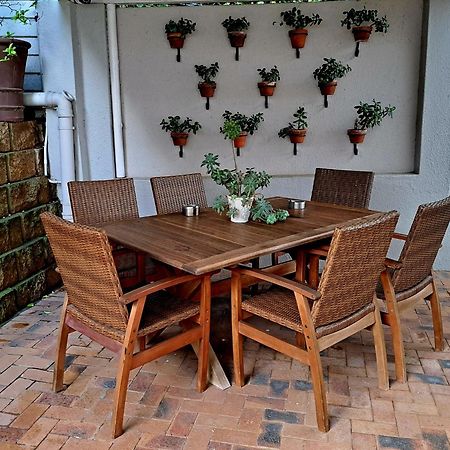 Four Palms Accommodation Durbanville Eksteriør billede