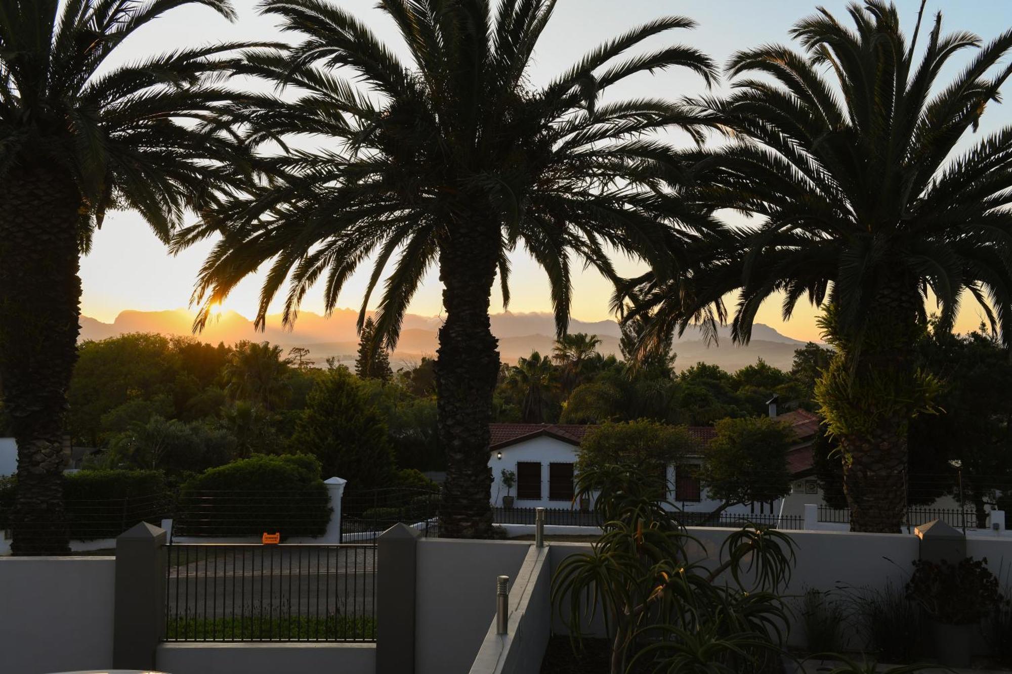 Four Palms Accommodation Durbanville Eksteriør billede
