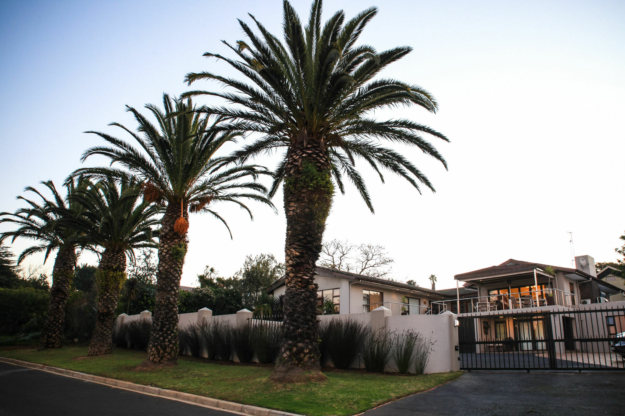 Four Palms Accommodation Durbanville Eksteriør billede